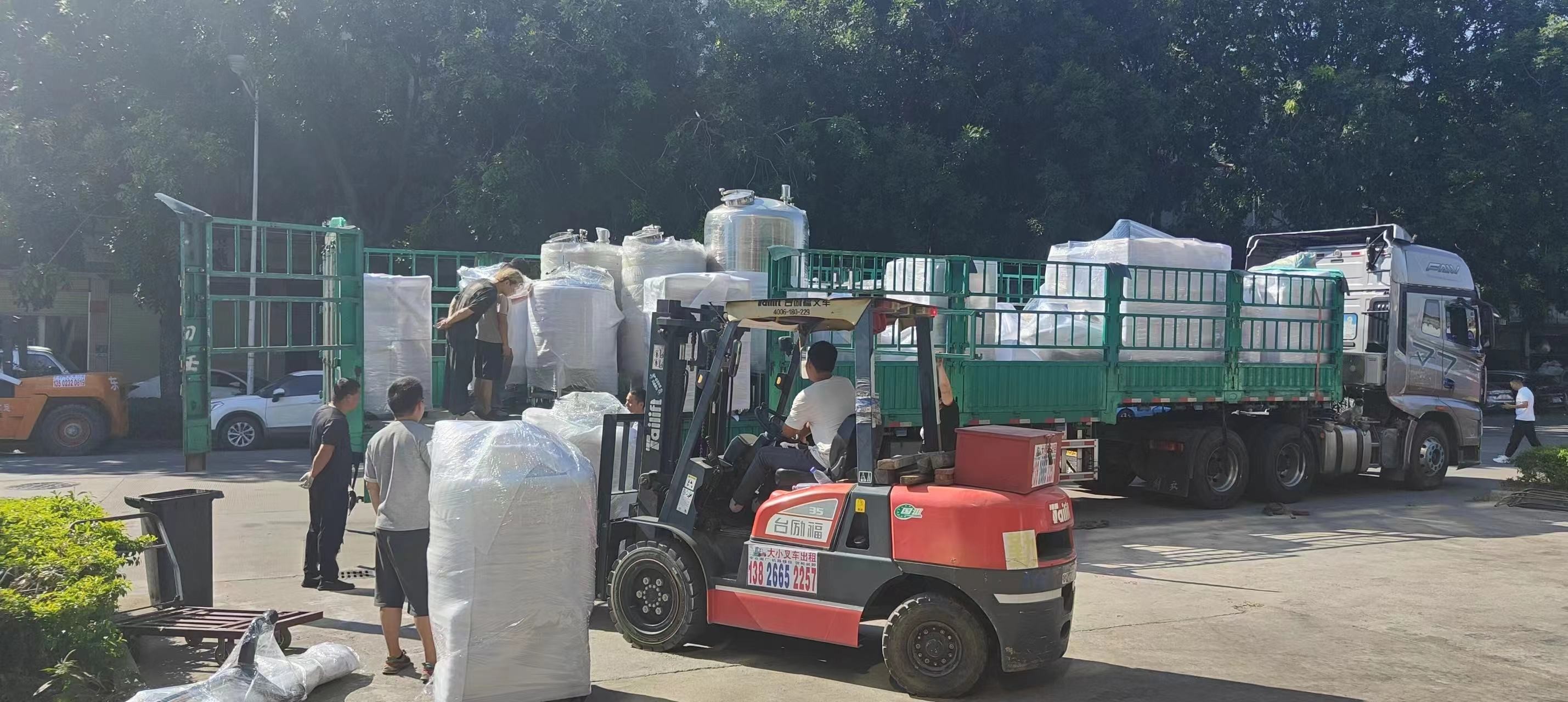 Guangzhou Weidong Trade Co., Ltd. factory production line
