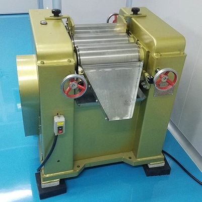Small Three Roll Cosmetic Grinding Machine Multifunctional For Laboratory