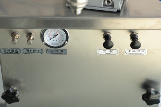 Vertical Pneumatic Cosmetic Liquid Filling Machine Explosionproof Semi Automatic
