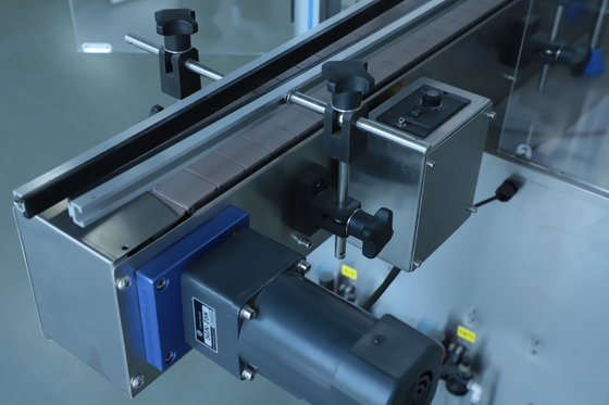 High Speed 2.2KW Cosmetic Liquid Filling Machine PLC Control